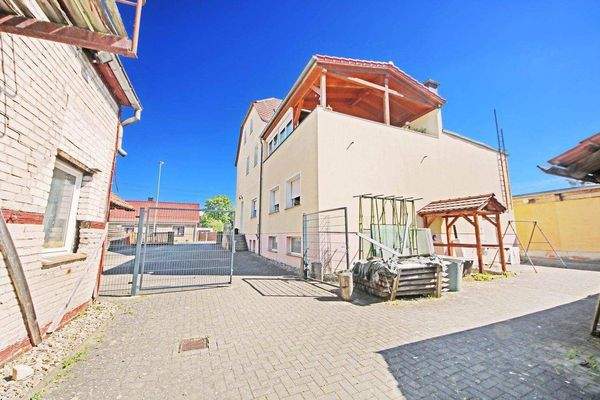 Hausansicht / Hofbereich