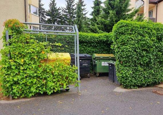 Platz für Mülltonnen