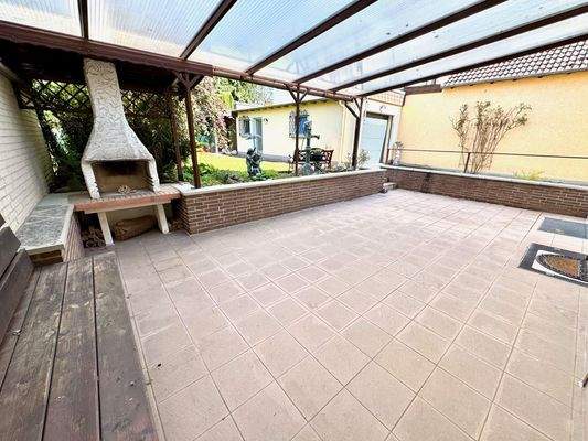 T20 Terrasse zum Garten.jpg