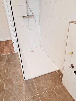 ... ebenerdige Dusche