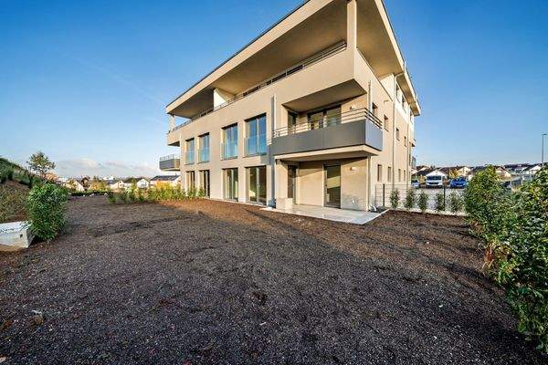 Terrasse mit großen Garten