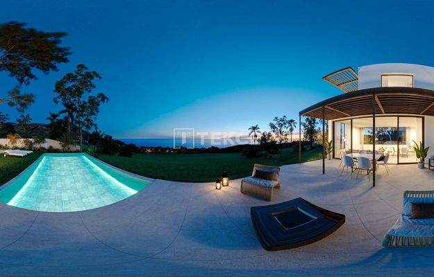 Newly-Built Detached Villas with Sea Views in Mijas