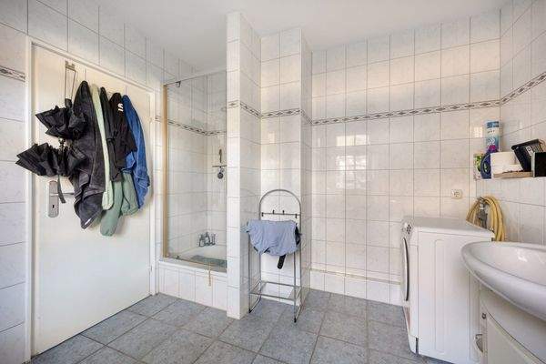 Badezimmer im Erdgeschoss Wohnung 2 rechts