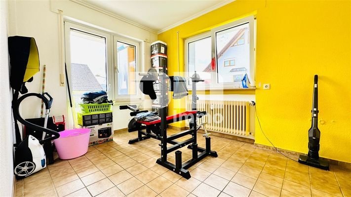 EG Schlafzimmer / Kinderzimmer / Zugang Balkon