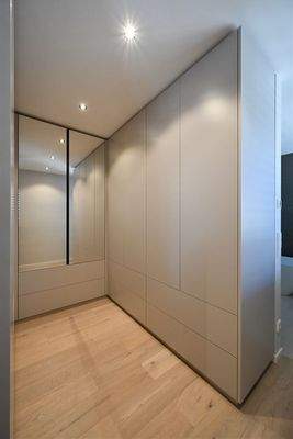 Ankleide Masterschlafzimmer- (EG)