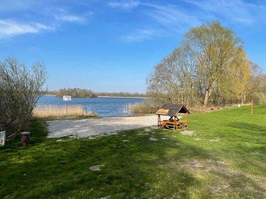 Rastplatz am See