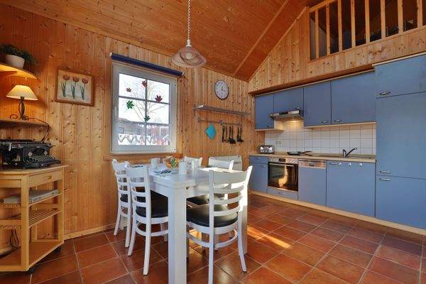 Essbereich mit Küche