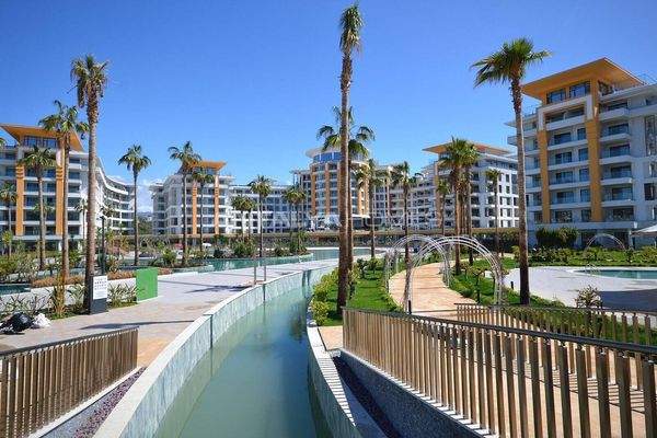 Flats in a Complex with Rich Social Facilities in Alanya