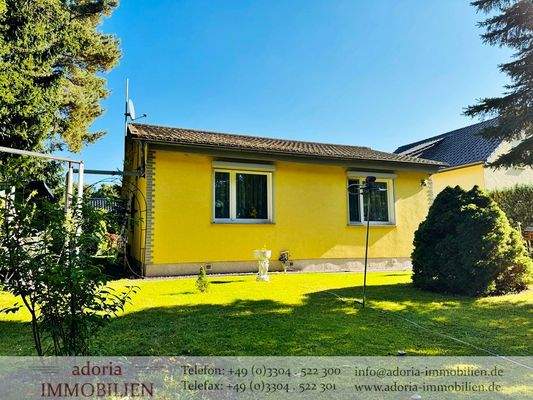 Hausansicht Vorgarten