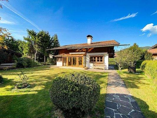 Ansicht EFH + Garten