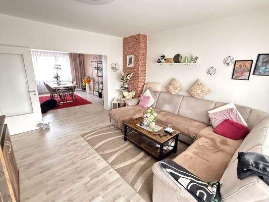 Wohnzimmer EG mit Blick ins Esszimmer