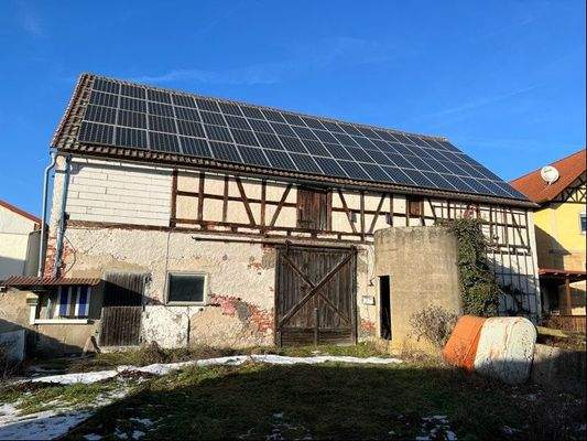 Scheune mit PV-Anlage (Dach ist verpachtet an PV-Betreiber)