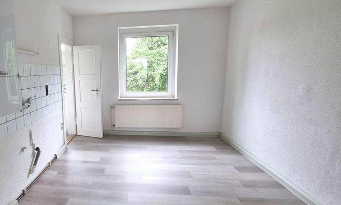 Küche mit Abstellraum