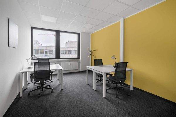 Regus Lyoner Stern 5166 Frankfurt Germany Office -