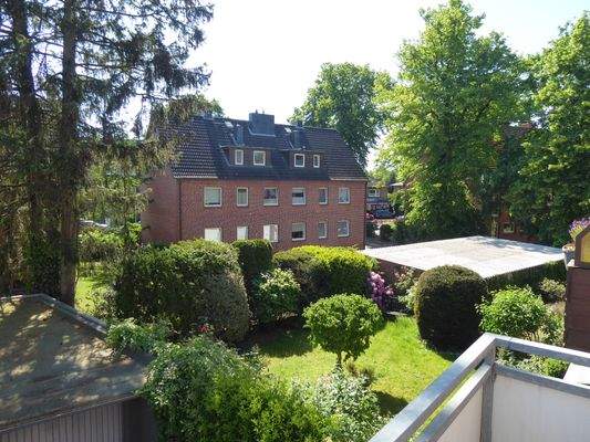 Blick vom Balkon im Sommer
