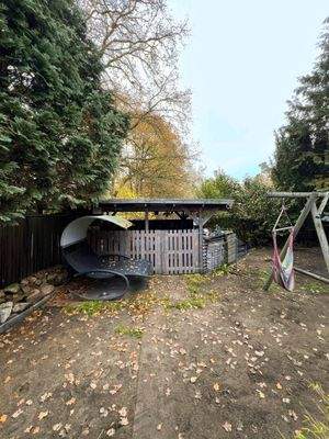 Überdachte Gartenlounge