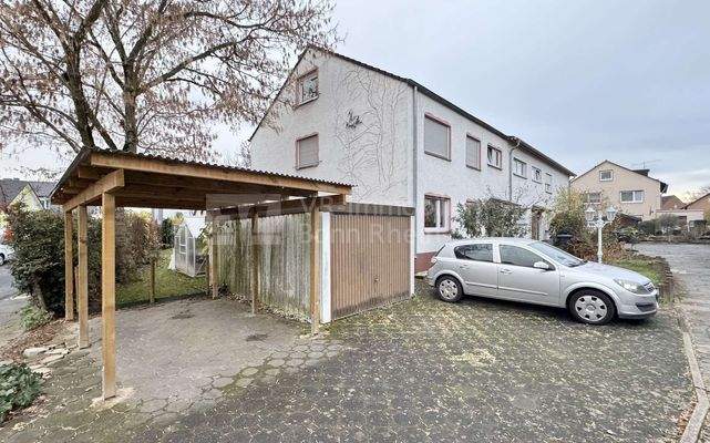 Carport und Garage