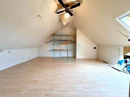 Ausgebauter Spitzboden (Hobbyzimmer)