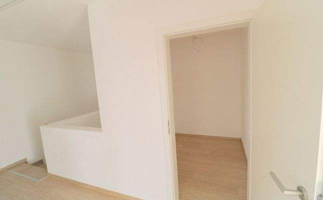 Abstellraum, halbes Zimmer