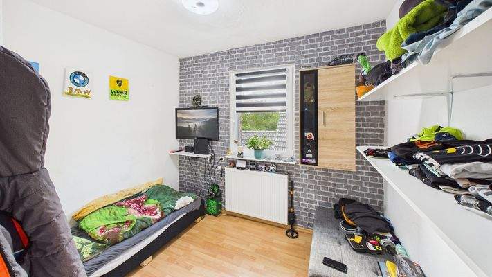 CAM03143G0-PR0190-STILL013