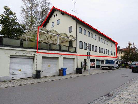 überdachte Westterrasse im 1. OG