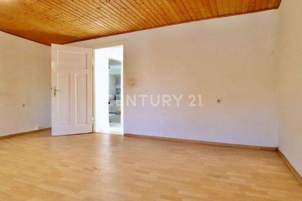 Elternschlafzimmer Ansicht hinten zur Tür