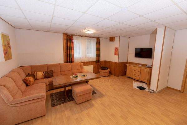 HG Wohnung Souterrain