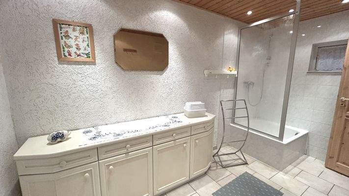 Dusche im Wellnessbereich