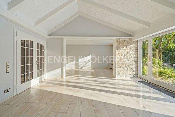 Wohn- und Esszimmer(KI generiert Sommer)