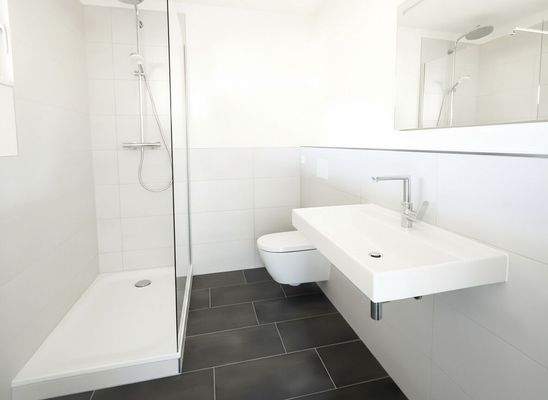 Bad en Suite mit Dusche 