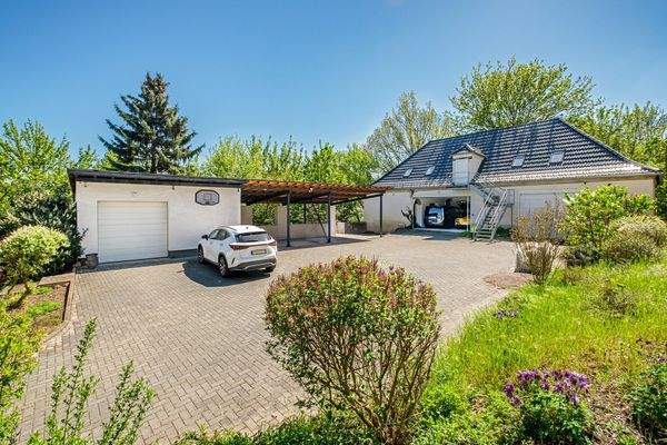 Carport /Garagengebäude