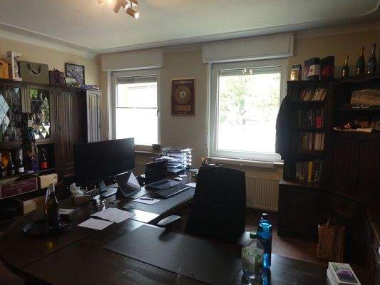 Weiteres Bürozimmer