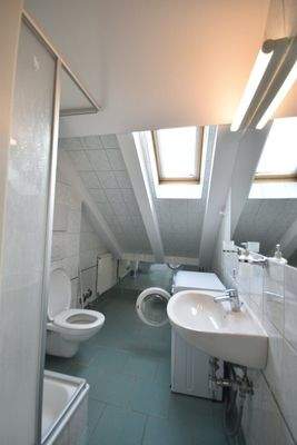 Badezimmer - Kleines möbliertes 2 Zimmer Apartment mit Balkon und schöner Aussicht Miete Oberndorf bei Salzburg