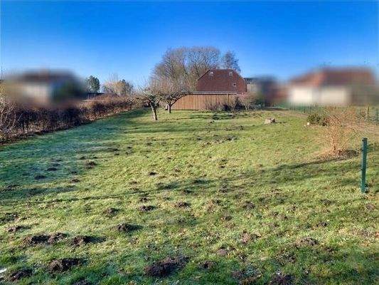 Grundstück mit EFH im hinteren Teil