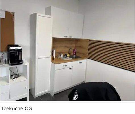 160780378 __ Modernes hochwertiges Büro mit Lagerf