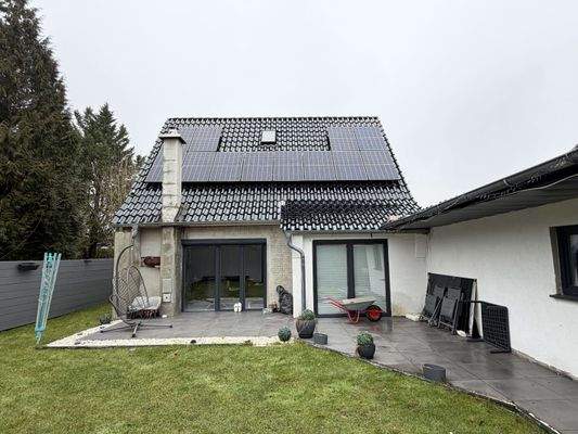 Hausanicht aus dem Garten 2