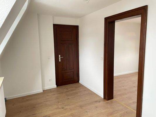 4. Zimmer (Durchgangszimmer zum Schlafzimmer)