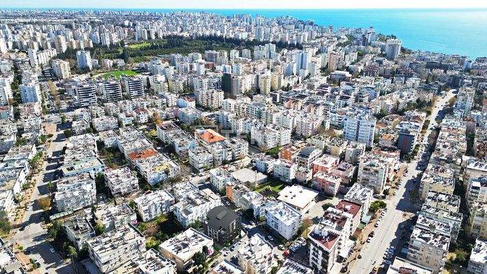 Apartments in a Complex near the Beach in Antalya Muratpaşa