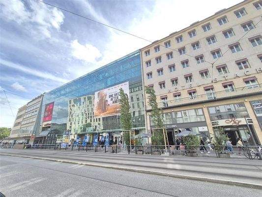 Helle Fassade Bayerstraße