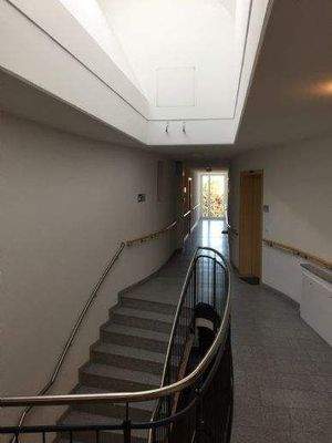 helles, breites Treppenhaus