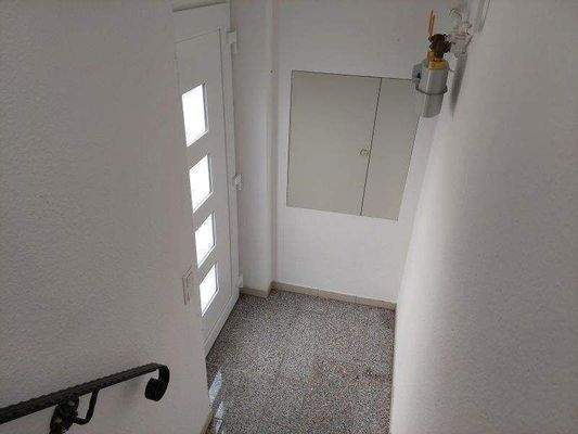 Treppenzugang zur OG-Wohnung EFH/ZFH