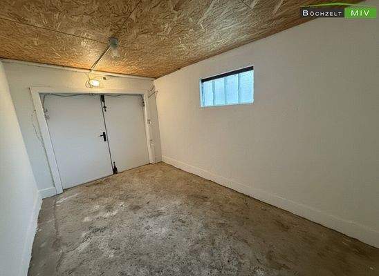 Abstellraum / Garage hinter Carport