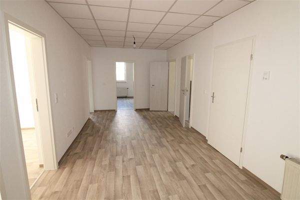 Flur mit Blick nach rechts