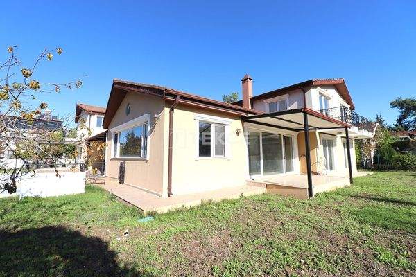 Detached Villa with Forest Views in Antalya Kepez