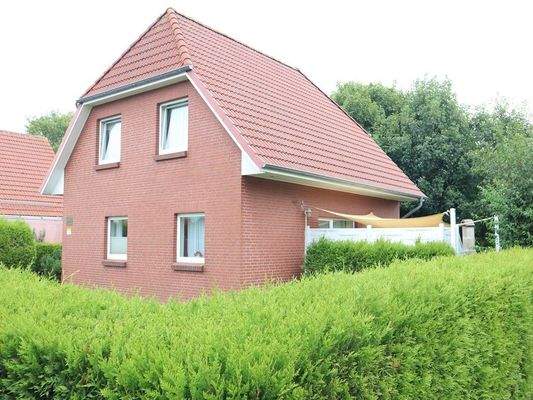 Seitenansicht mit Terrasse