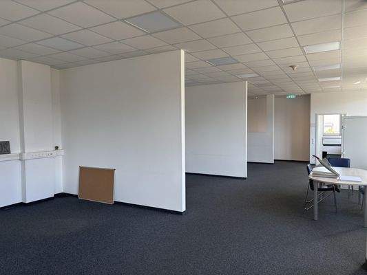 Großraumbüro EG