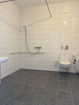 Duschbad rollstuhlgerecht