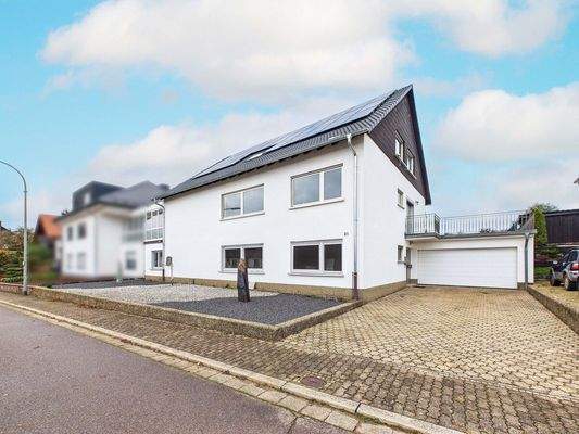 Kernsaniertes 2-3 Familienhaus zum Vollenden in Mettlach