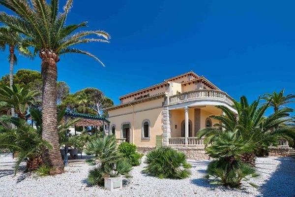 Luxusvilla in erster Meereslinie zu vermieten in Cala Ratjada, Mallorca