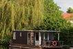 Hausboot in mitten der Natur